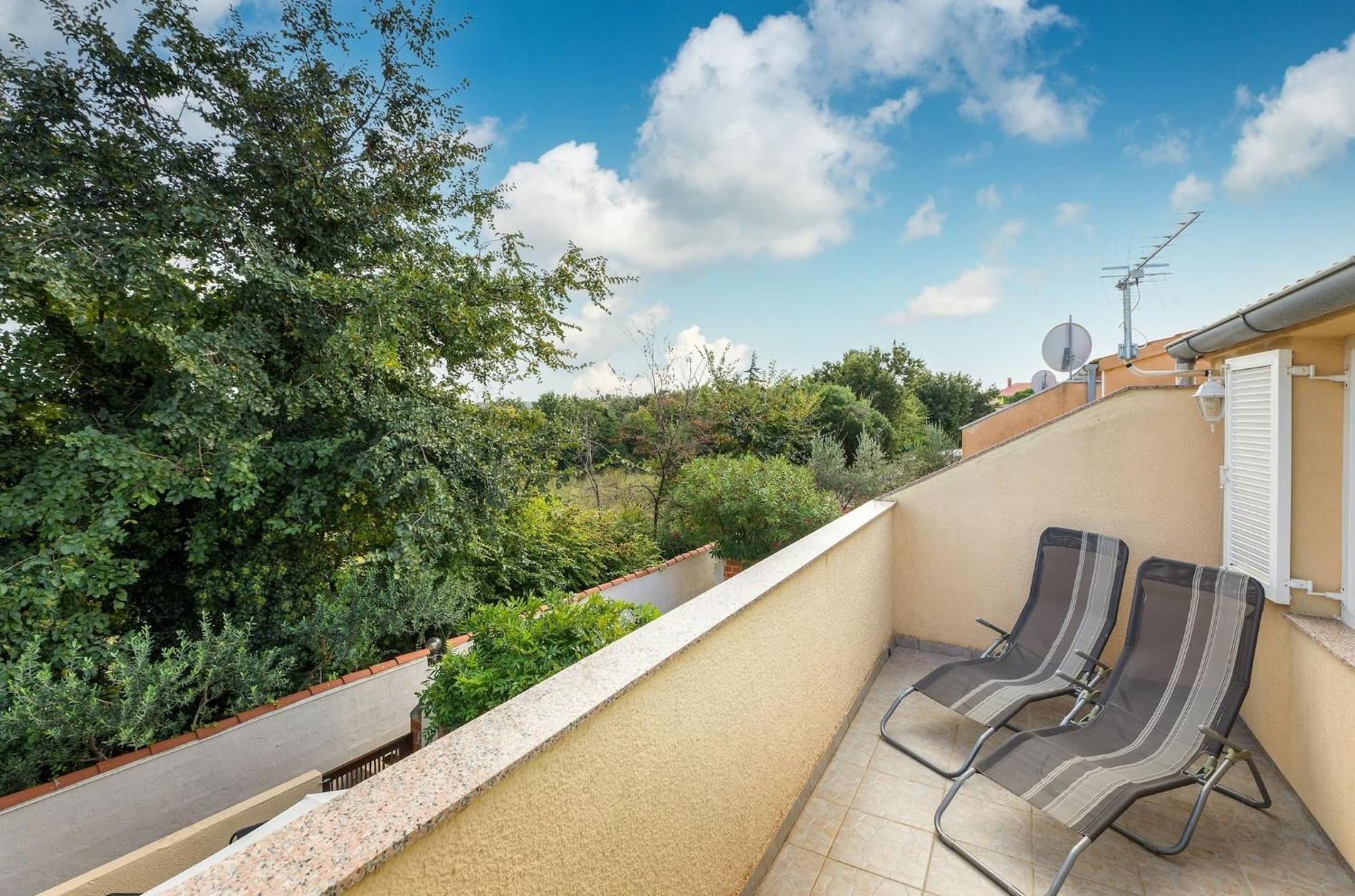 Apartment Buneta With Relaxing Outdoor Area Liznjan Exterior photo